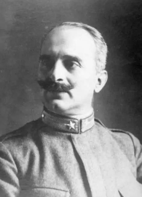 李梅火攻东京用了多少燃烧弹,1945年李梅轰炸日本东京