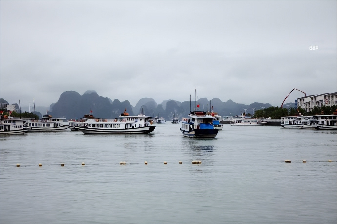 越南下龙，我在船上买海鲜