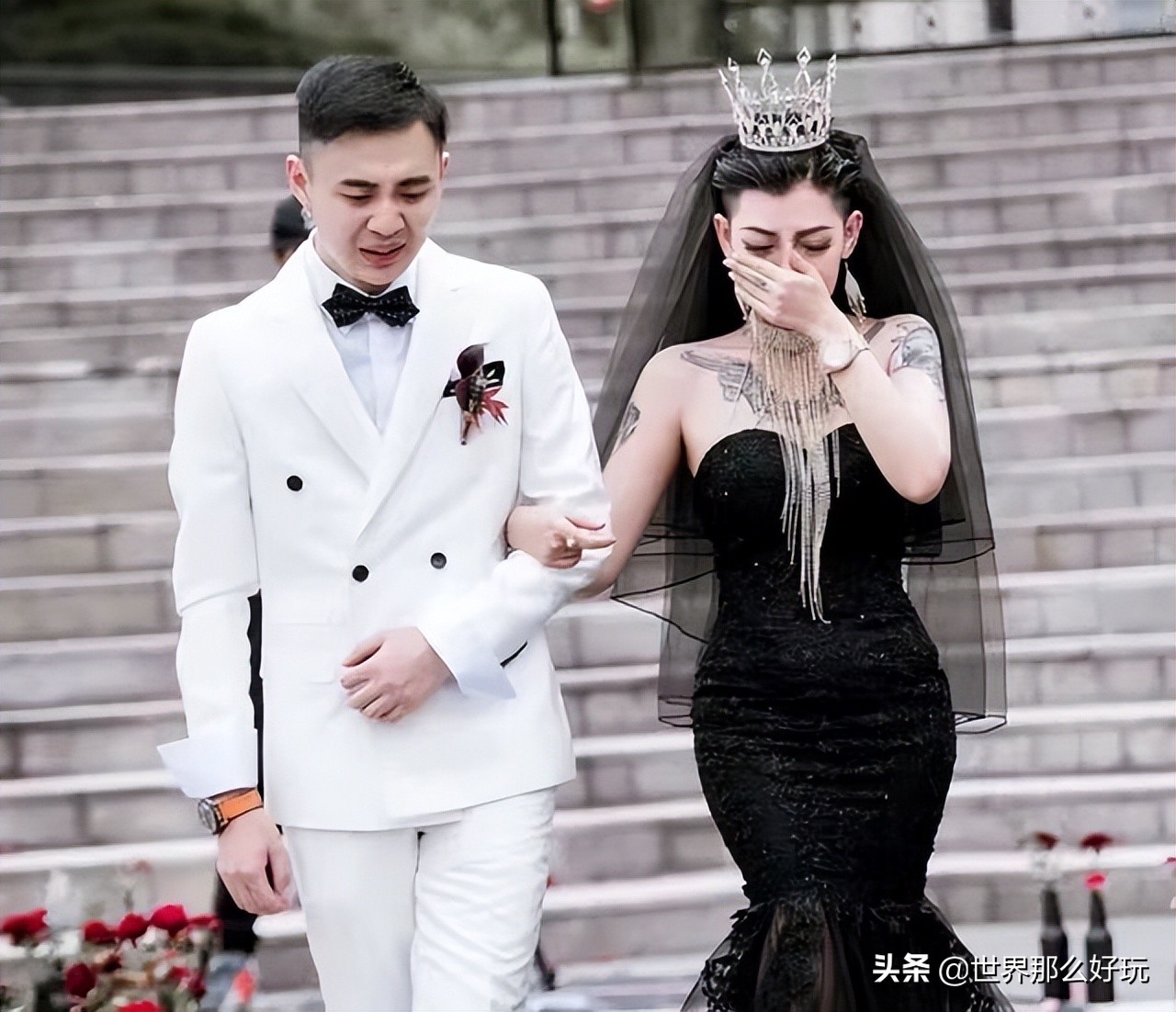 黝黑新娘穿粉色婚纱走红网络,新娘穿黑色婚纱引热议