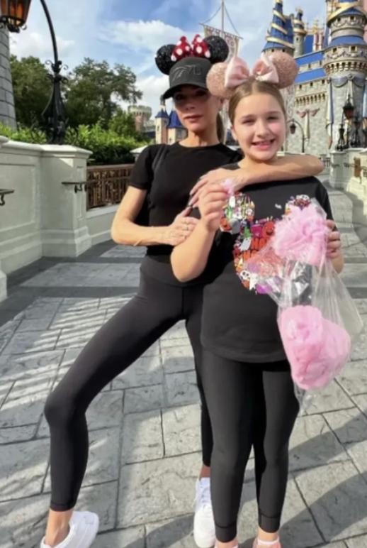 贝克汉姆布鲁克林17岁,贝克汉姆贝小七今年多大了