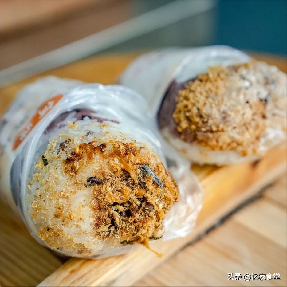 山西小伙来武汉，在路边点了一份早餐：原谅我没见过世面，吃不下