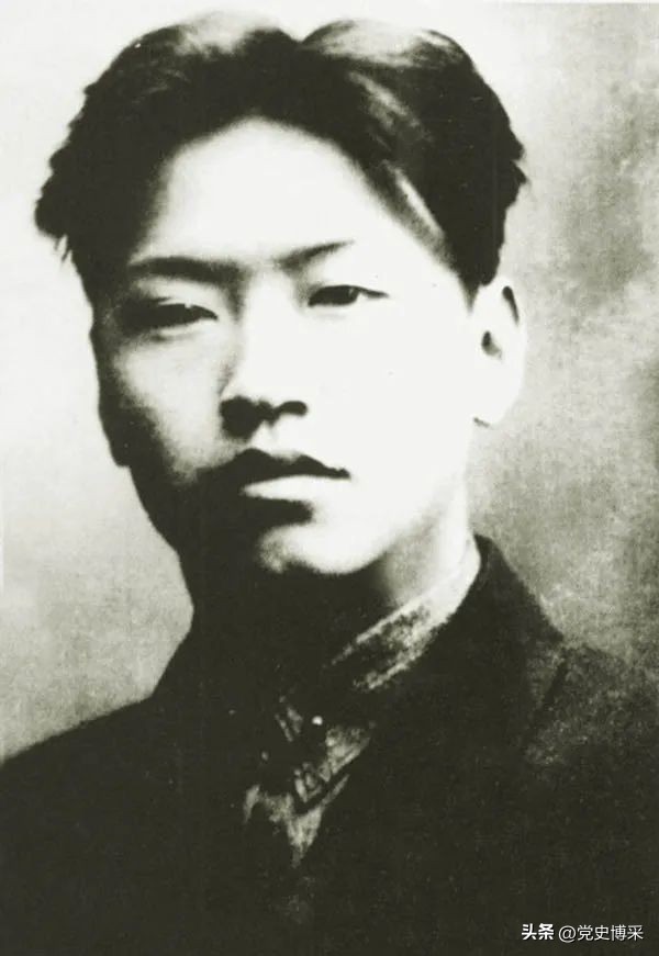 *兰夫乌**：被誉为草原之子的开国上将，打响内蒙古民族武装抗日第一枪，周总理赞他是解决难题的能手