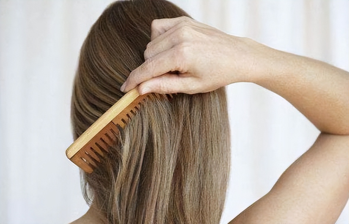 怎么洗头让发质变细,干枯发质怎么洗头发