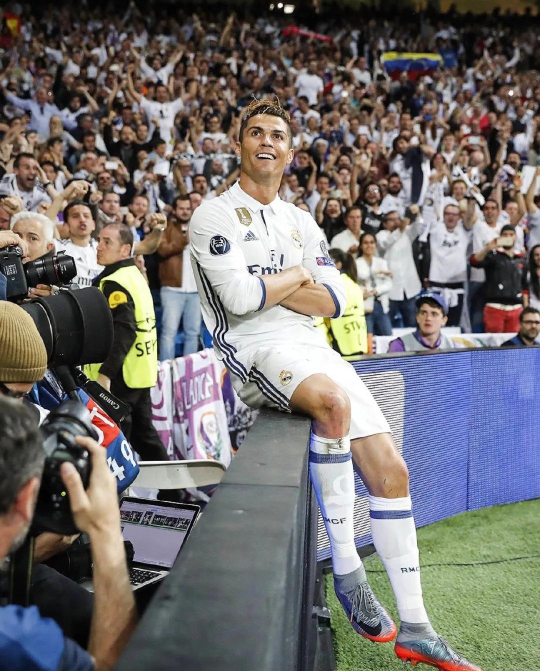 c罗葡萄牙的地位,巴神评价c罗地位