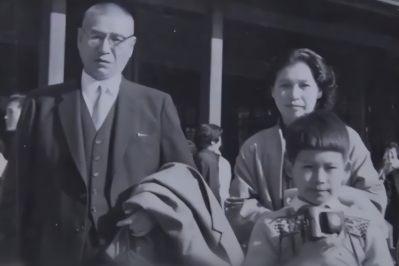 日本骨灰级啃老,日本啃老一族