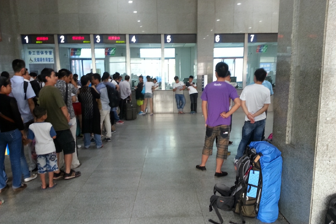 为什么买火车票显示无票但上车 (为什么买火车票显示无票但是空座)