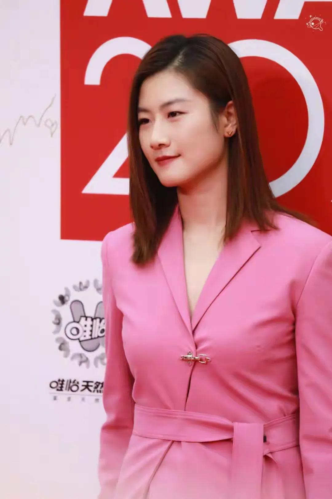 国乒女队王楠,王楠张怡宁女乒团体比赛视频