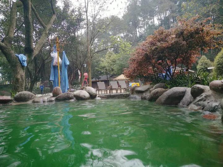 峨眉山灵秀温泉自驾,峨眉山灵秀温泉直播