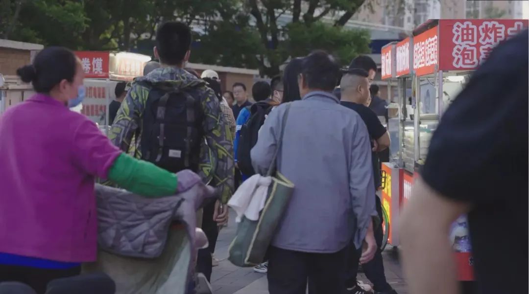 淀粉鸡肉肠摆摊真实收入,烤淀粉肠摆摊全套流程