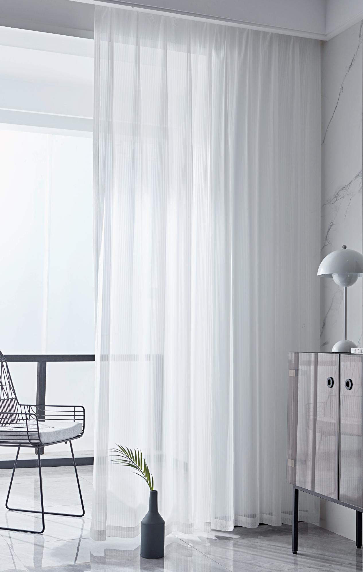 怎样选择窗帘能提升家装的档次呢,百叶窗帘选择哑光好还是高光好