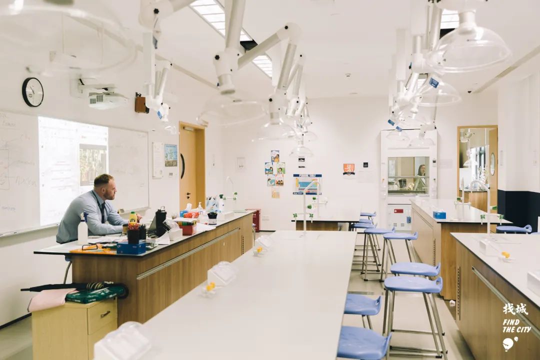 哈利·波特霍格沃茨存在吗,哈利波特中的霍格沃茨在哪里