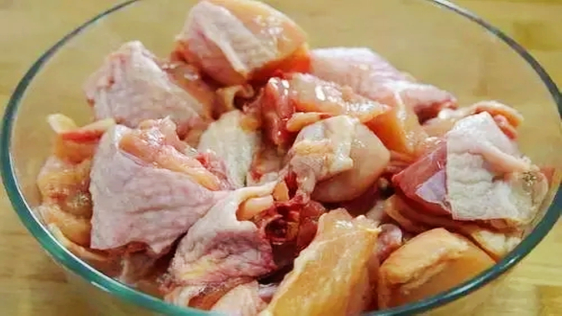 白肉灵芝炖鸡汤,炖鸡汤4步