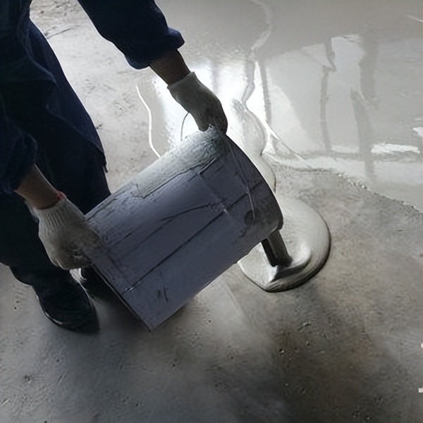 自流平地面和水泥地面哪个便宜,水泥自流平和瓷砖