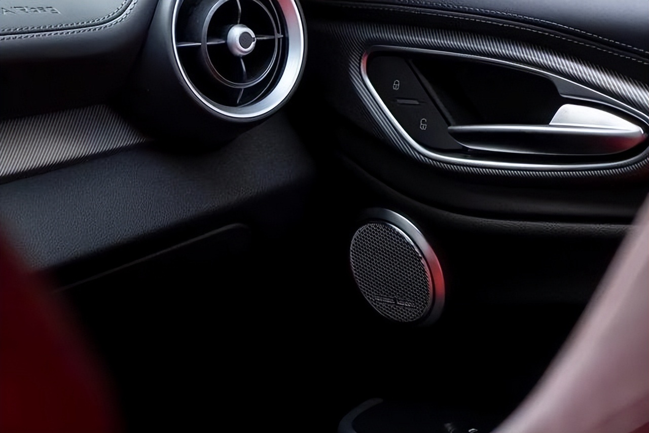 意大利轿跑,40万预算奔驰轿跑