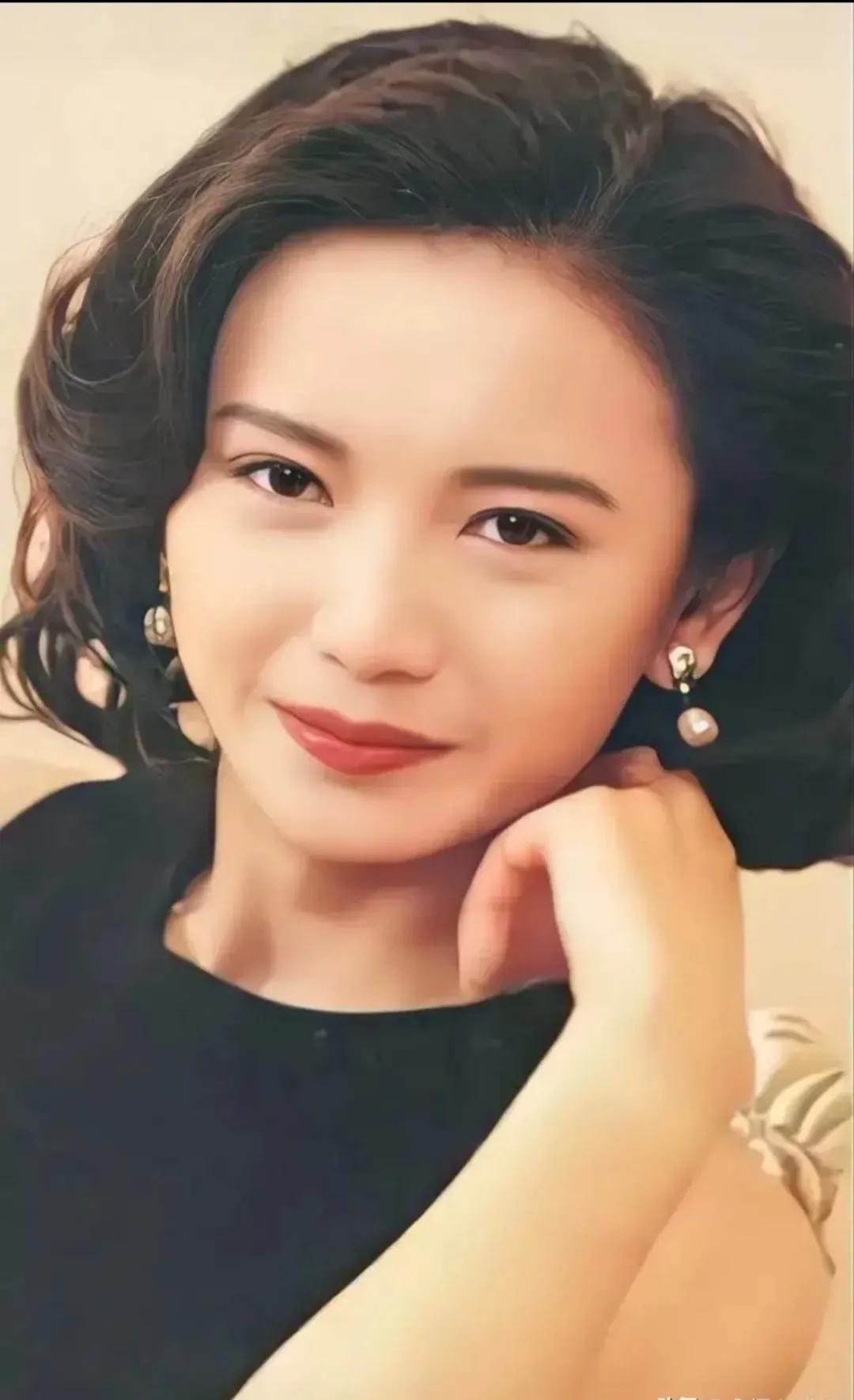 梁朝伟曾华倩靓仔,曾华倩梁朝伟年轻图片