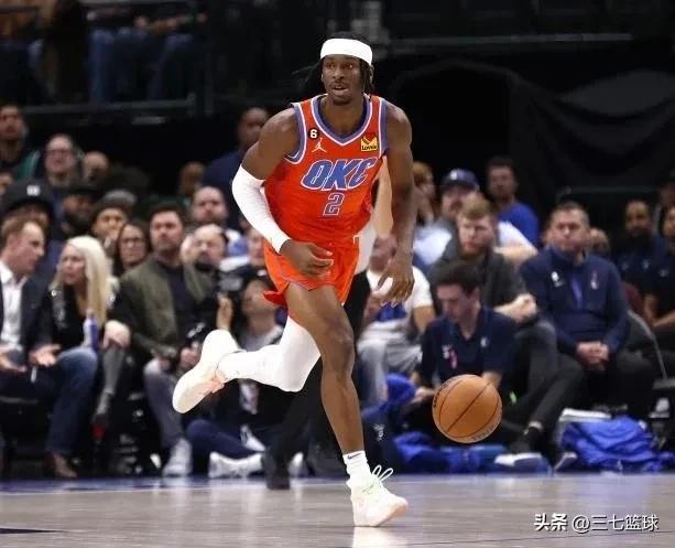 西部全明星后场首发,库里超新星