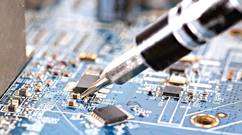 90后的师傅，90后的技术！鲁班到家谭师傅汗水中闪亮的青春