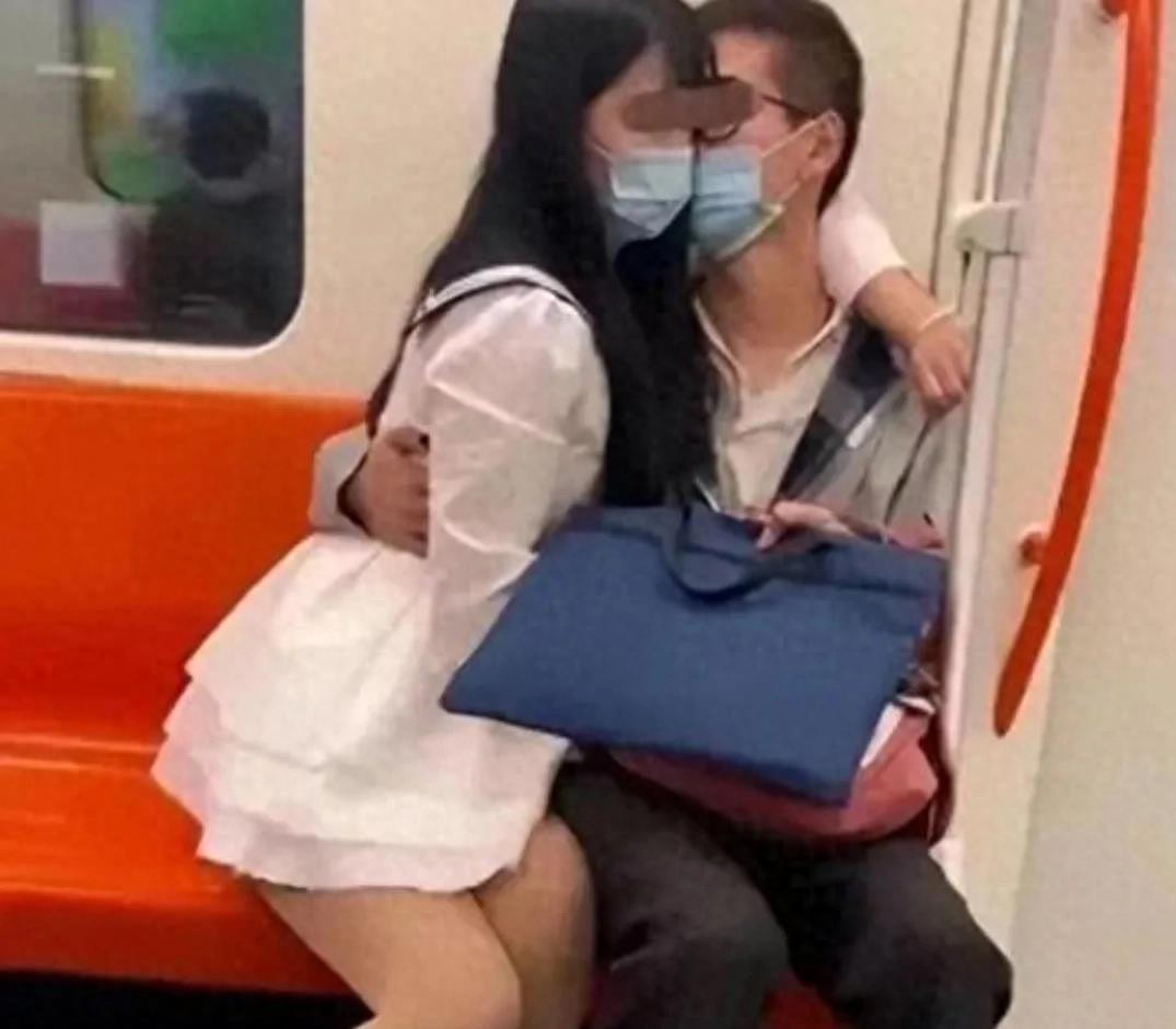 上海地铁情侣5月不雅行为遭谴责,上海地铁情侣不雅行为遭谴责