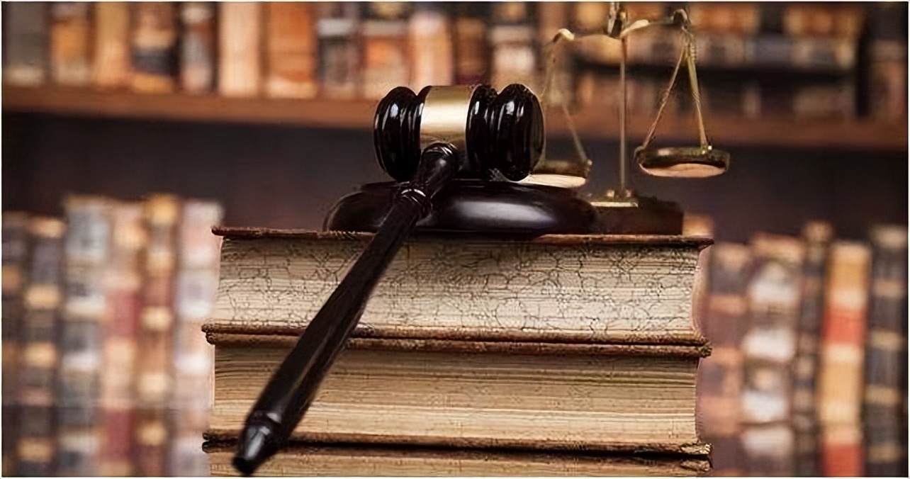 以“天价QQ号码被盗案”为例，分析司法上对通信自由罪的认定