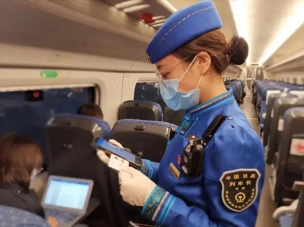 火车内的4个“秘密”：神秘的乘务员规定和震撼的鸣笛传统！