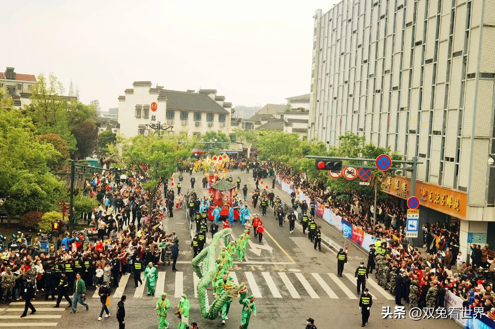 清明节游新市古镇,恰逢蚕花庙会