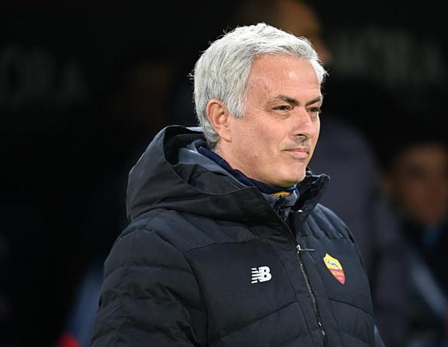 罗马1-6惨败穆帅经历了什么,穆帅吃黄牌