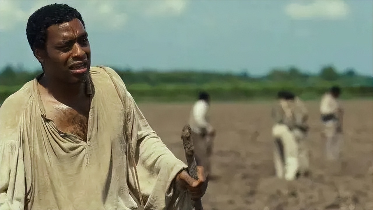 贩卖黑奴时,奴隶主怎么挑选?掰开嘴巴看牙齿,靠舔下巴识别汗液