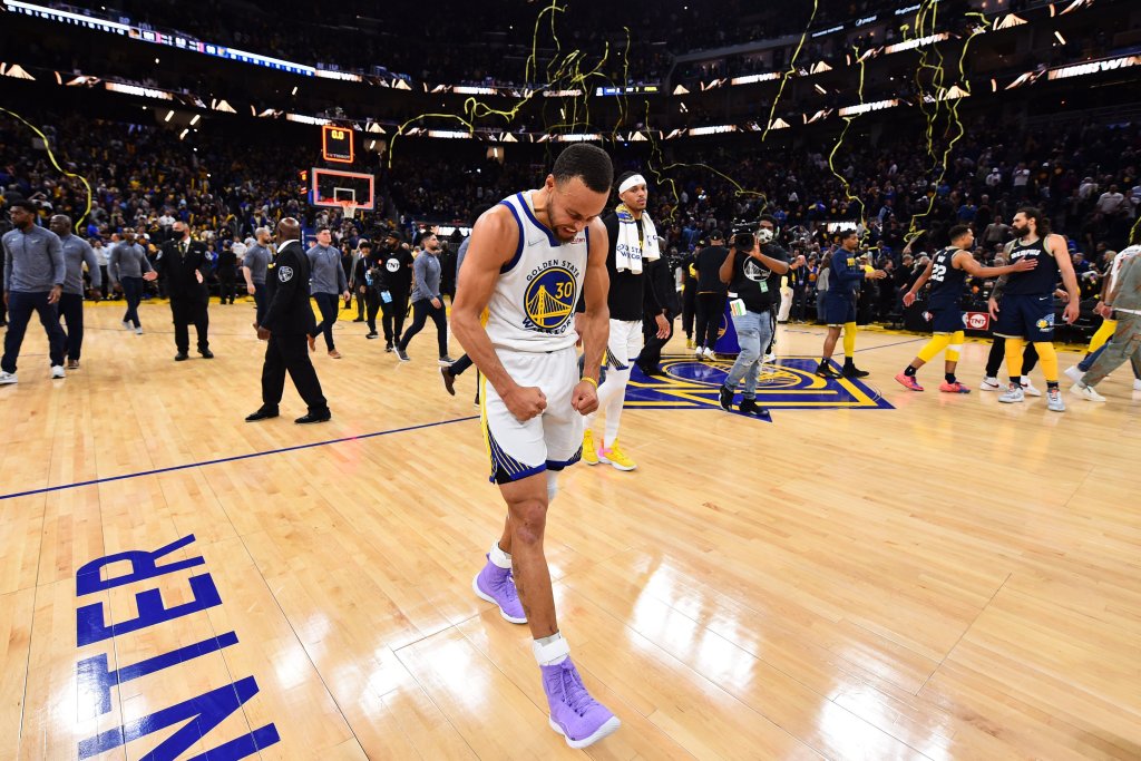 库里三分绝杀太阳赛后维金斯采访,勇士谈维金斯没有投进绝杀