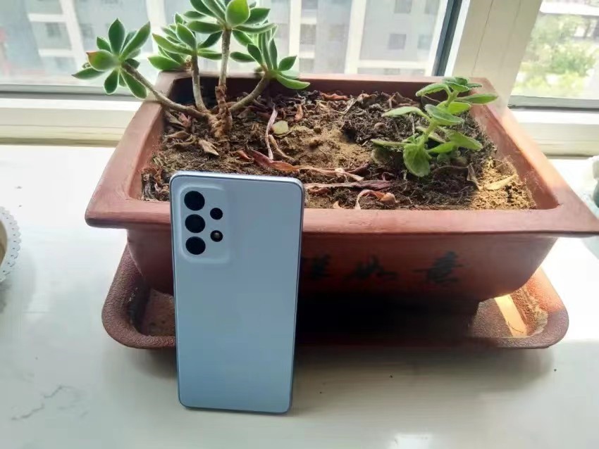 三星低价小屏旗舰,三星新机上市120hz屏仅2999元起