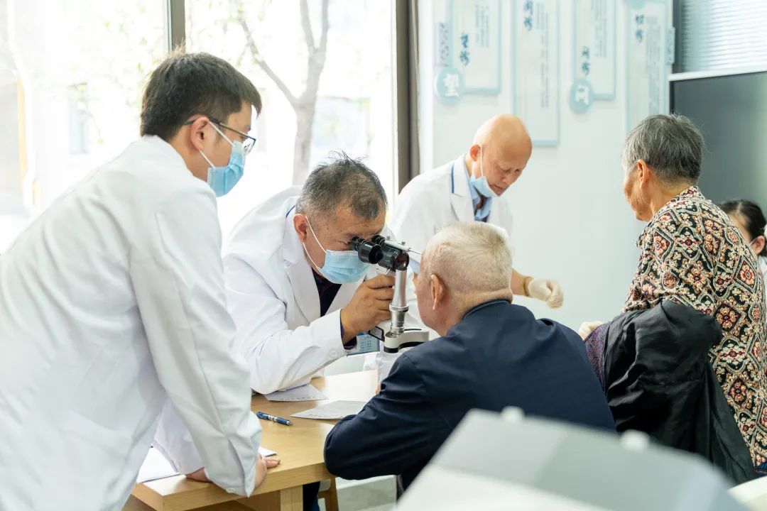 关爱白内障患者免费复明手术,光明行动白内障复明工程吉林