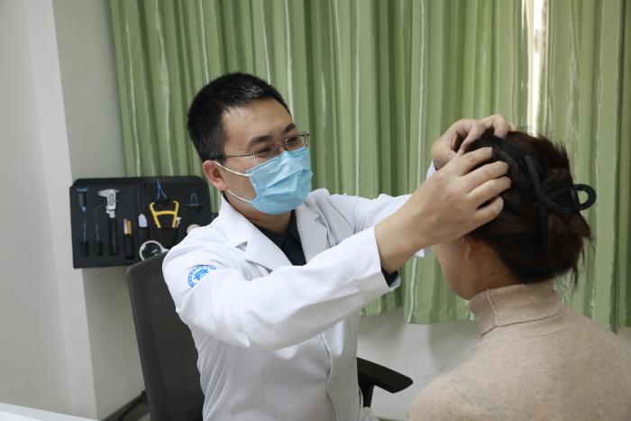 年纪轻轻脱发能治好吗,年轻人脱发去什么医院