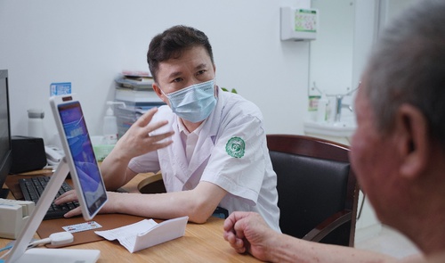 春暖花开要谨防这五种皮肤病高发,特应性皮炎是皮肤病里最难治的吗