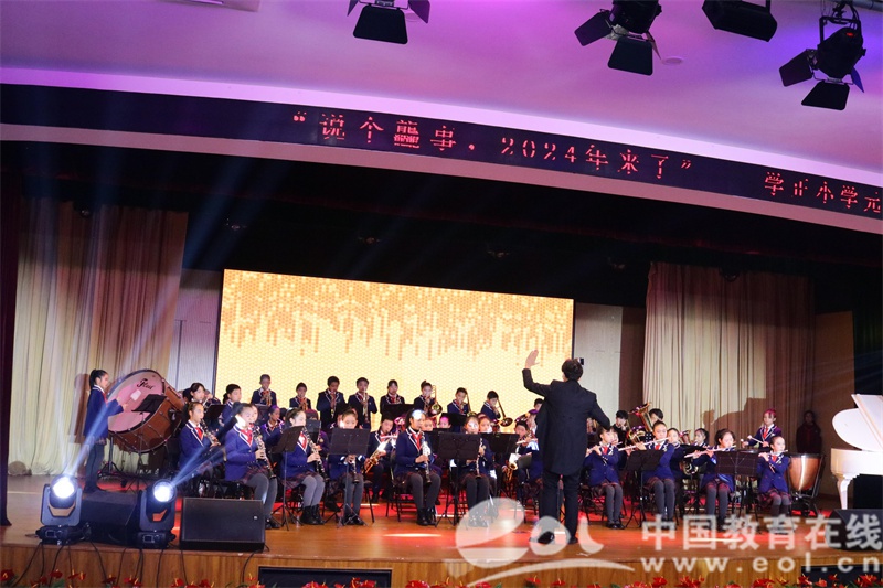迎新春文艺汇演小学,白云中心小学元旦文艺汇演