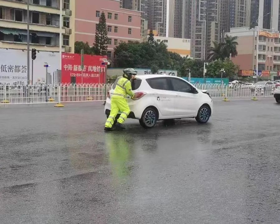深圳市防御强降雨工作指引,深圳迎暴雨天气