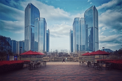 用镜头见证城市的变迁和沧桑,镜头下的城市生活