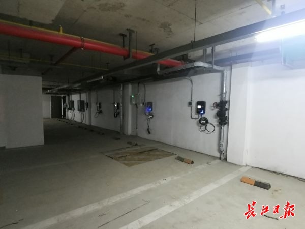 地下车库已有充电桩还可以自装,地下车库充电桩越来越多