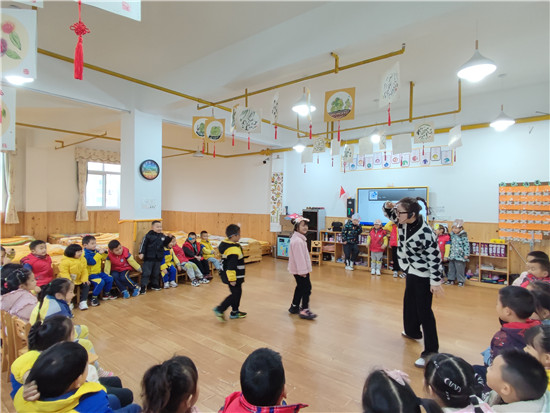 雨城三幼在雨城区2021年幼儿园早期阅读“三种文体”线上教学展评活动中喜获佳绩