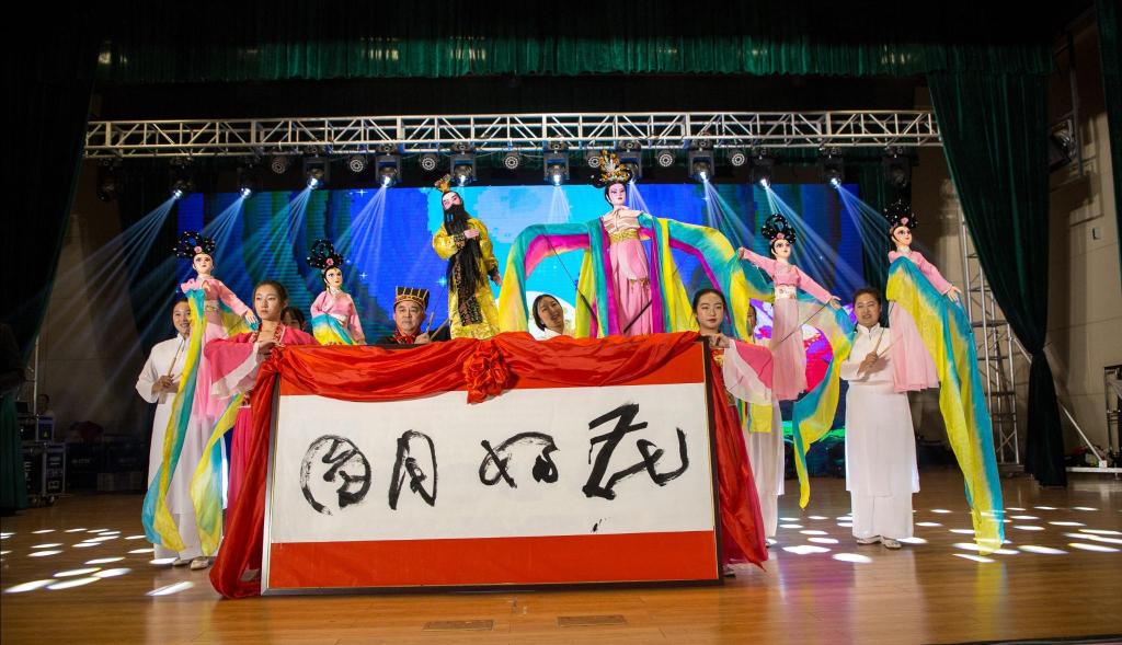 半岛聚焦丨线下一票难求，线上少人问津！青岛非遗“守艺人”盼变“新网红”