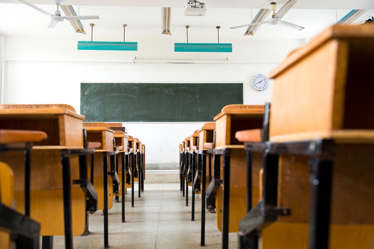 高中分班两极分化,高中分层教学分班方案