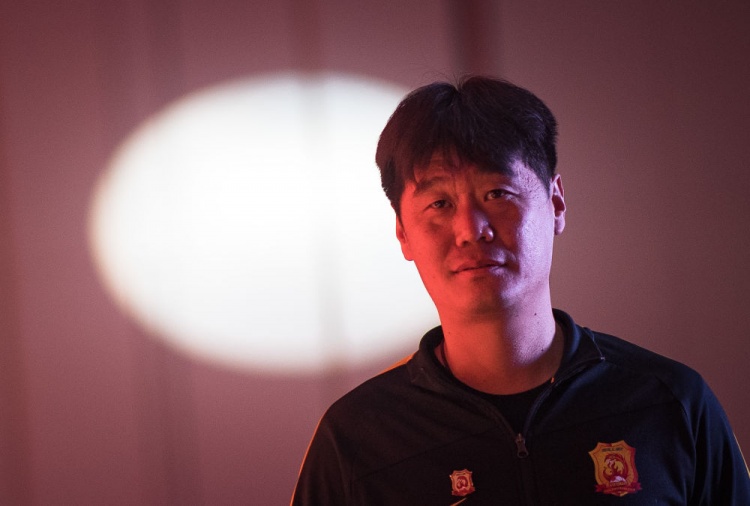 新华社中国足球赢得世界尊重,新华社谈中国足球