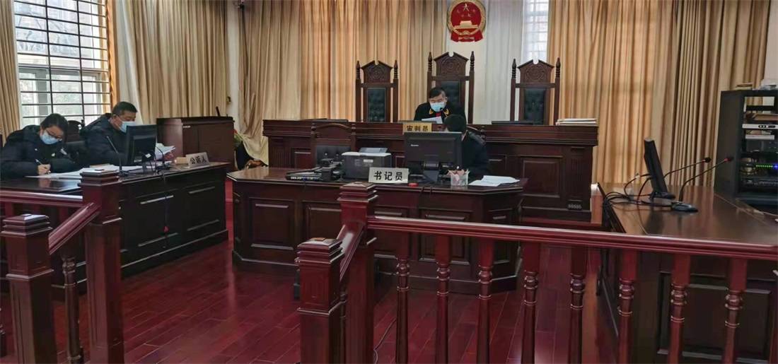 高速碰瓷诈骗团伙判刑案件,团伙开豪车碰瓷44人被抓