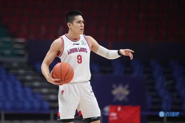 8位CBA状元今何在？一人仅得2分便退役两人新秀合同后顶薪续约