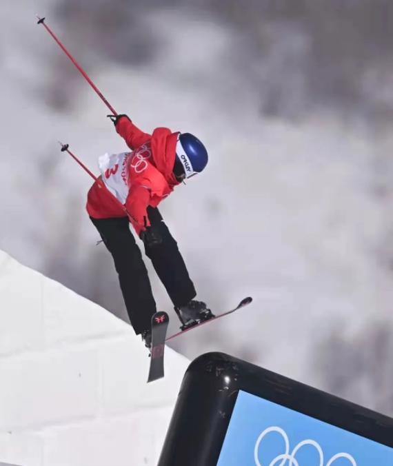 冬奥运喜获1金1银！8岁那年暑假，谷爱凌在稻香湖马场第一次上马……