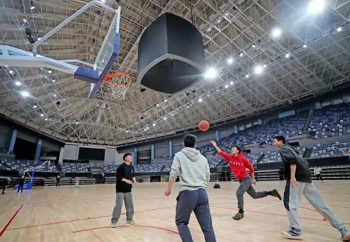 时隔两年它回来了！升级后的杭州黄龙体育馆有多香？