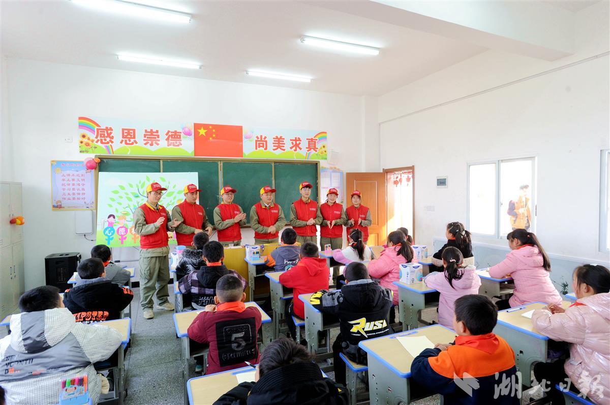 爱心学雷锋志愿服务,供电公司学雷锋志愿服务活动报道