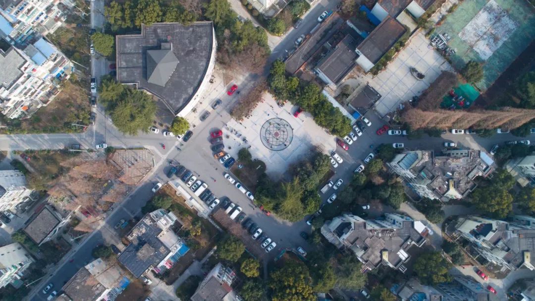 疫情防控解除社区封控,疫情防控的封控和管控有何区别