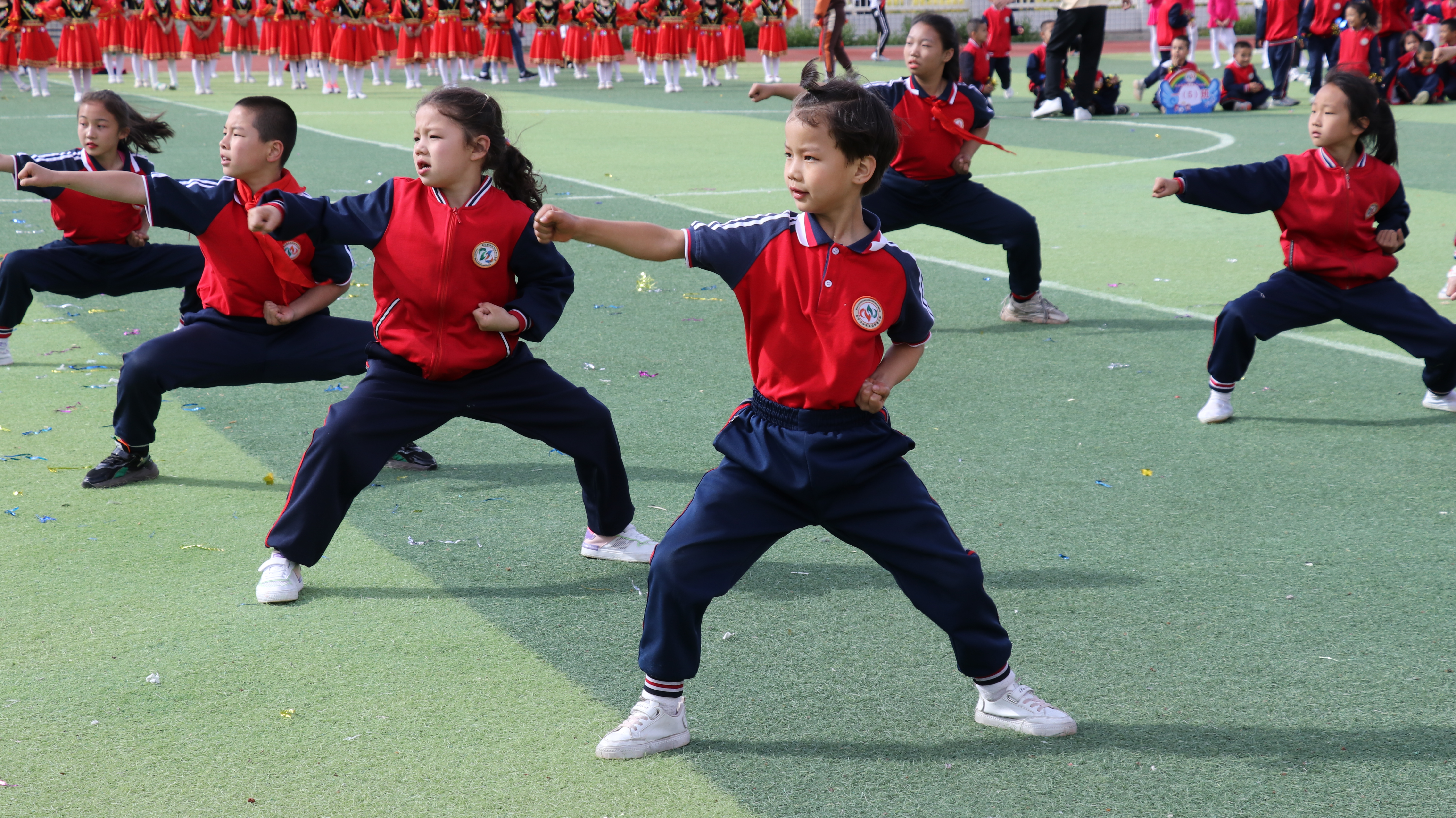 铁克其中心学校春季运动会精彩纷呈