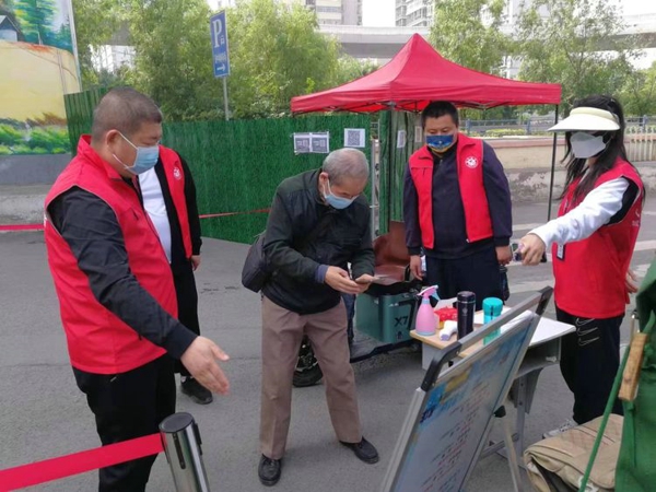 抗疫人员化身曙光守护者,抗击疫情保安工作事迹