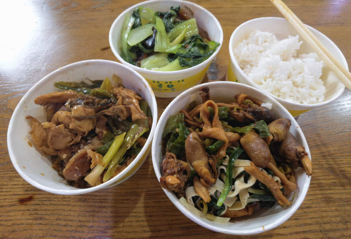 杭州16块钱自助餐,杭州13块钱随便吃的自助餐干净吗