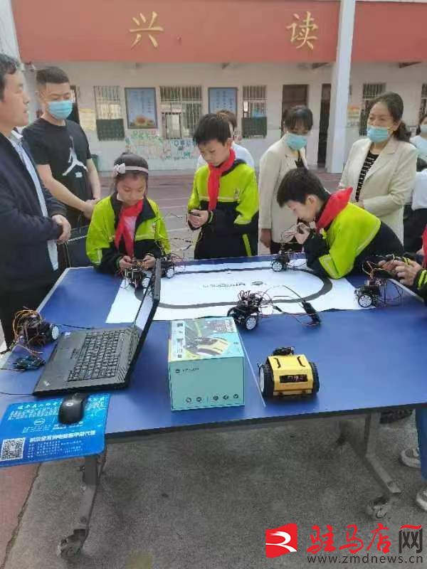 “潜心谱写课后服务绘就教育幸福时光”——遂平三小举行阅读、写字、课后服务成果展演活动